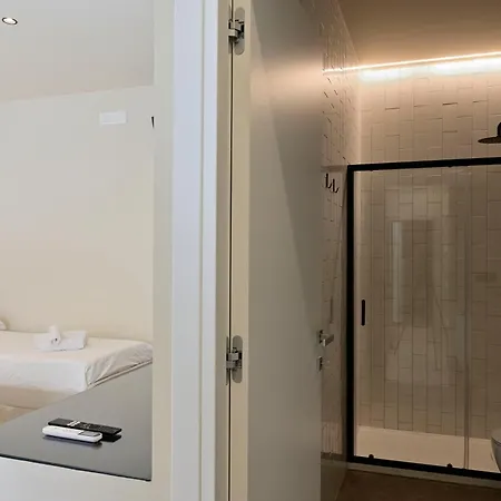 Melovi - Modern House Gasthuis 3*